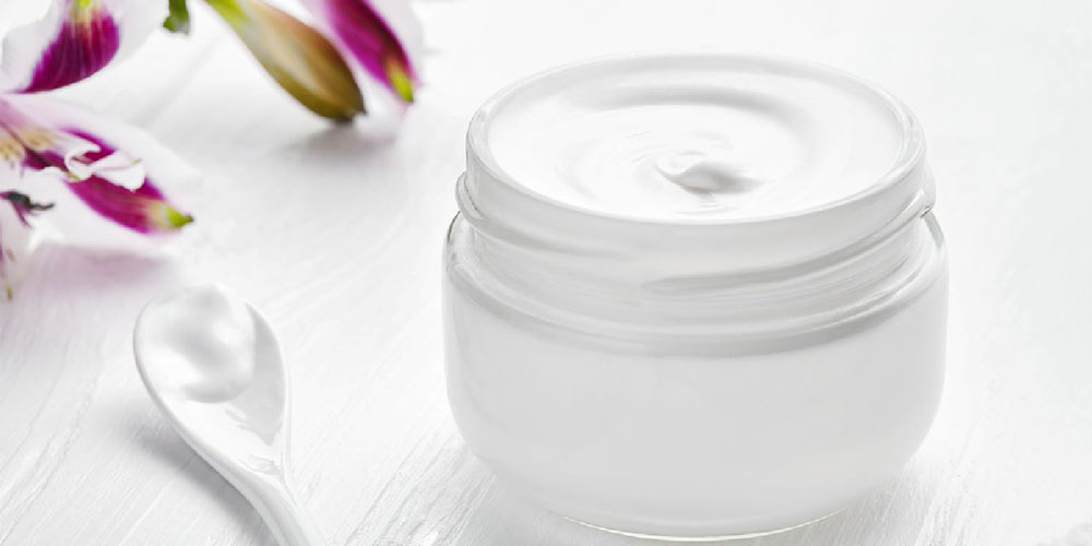 انتخاب کرم شب مناسب برای ترمیم و بازسازی پوست