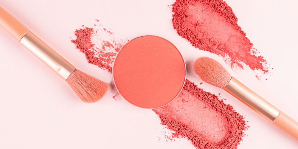 استفاده از رژگونه روی بینی ایجاد زیبایی طبیعی در آرایش صورت یا ترفند تبلیغاتی؟