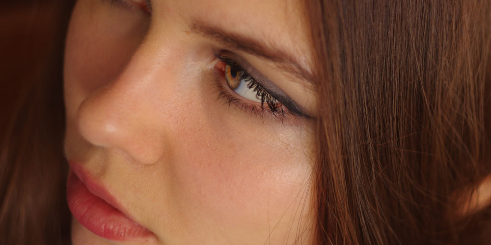 نحوه استفاده حرفهای رژگونه روی بینی