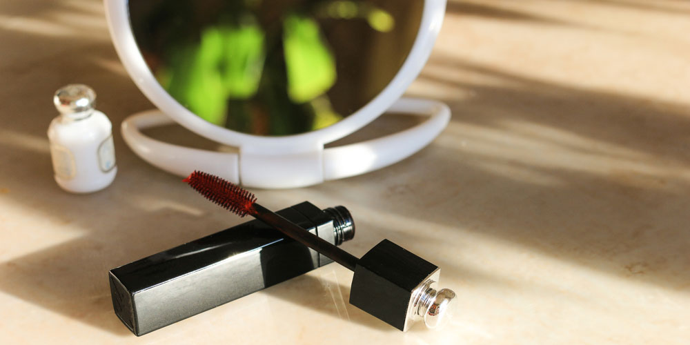 ساخت ریمل، ترکیب زغال و روغن در آرایش چشم؟