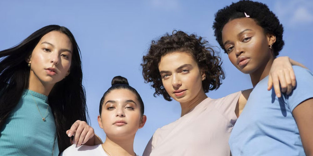 زیبایی در برابر هویت؛ چرا سبک آرایش نسل Z به سمت بدون جنسیت میرود؟