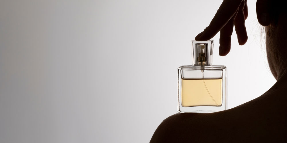 بازار تجاری عطر فیک میدان سودجویان و دلالان رایحه جعلی