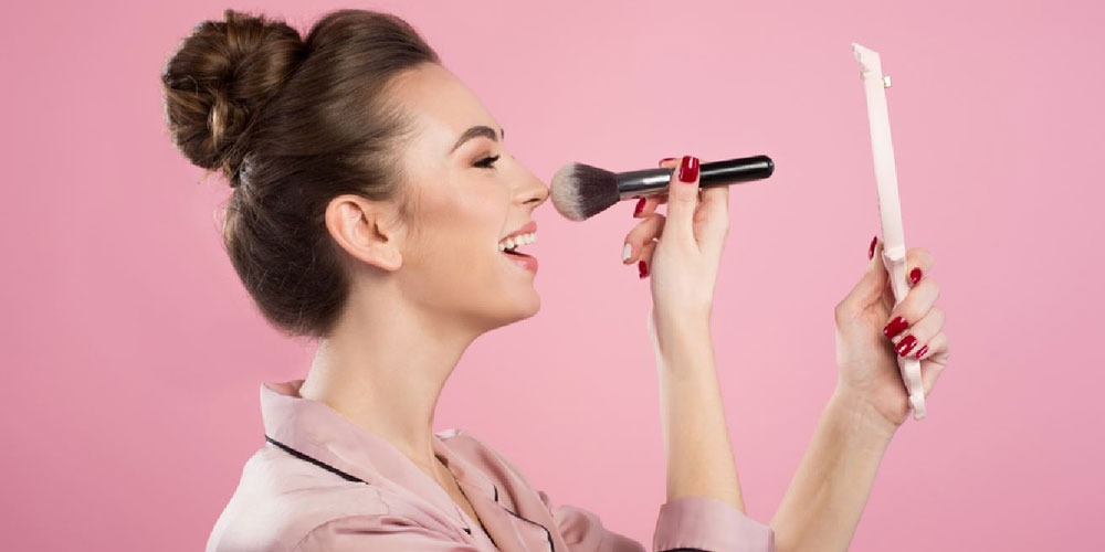 ترفند آرایشی زدن رژگونه روی بینی از حقیقت تا تبلیغات!