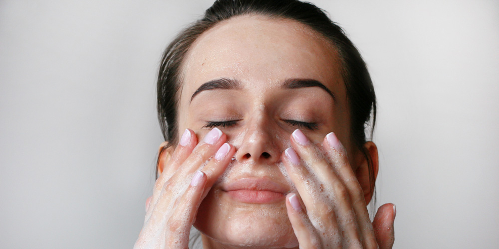 ژل شستشوی صورت بدون صابون برای پوست حساس44