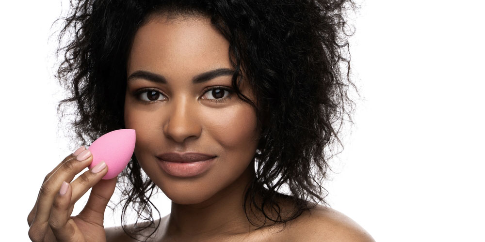 اسفنج‌ میکاپ چندلایه با اثر پویا؛ ابزار هوشمند دنیای آرایش مدرن