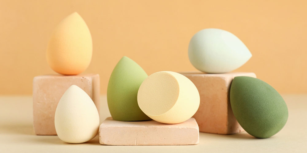 کاربرد اسفنج میکاپ در آرایش حرفه ای و بدون نقص ضروری است