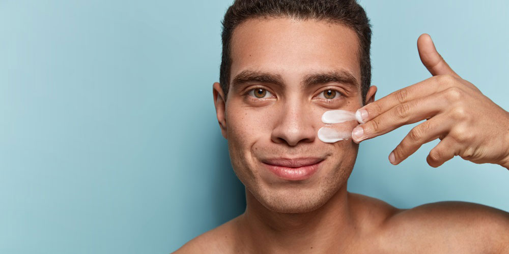 معرفی بهترین ضد آفتاب‌ها برای پوست چرب با منافذ باز