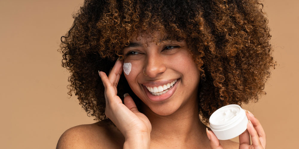 چگونه ترکیبات محبوب پوست را به کارایی بالا به روتین روزانه خود بیاوریم