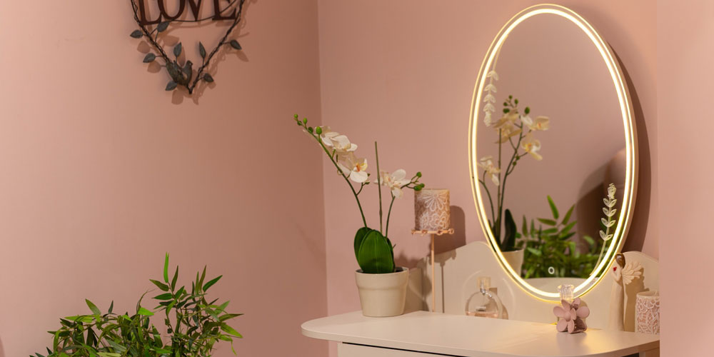 آینه‌های LED با تنظیم رنگ نور؛ تحولی در دنیای آینه آرایشی