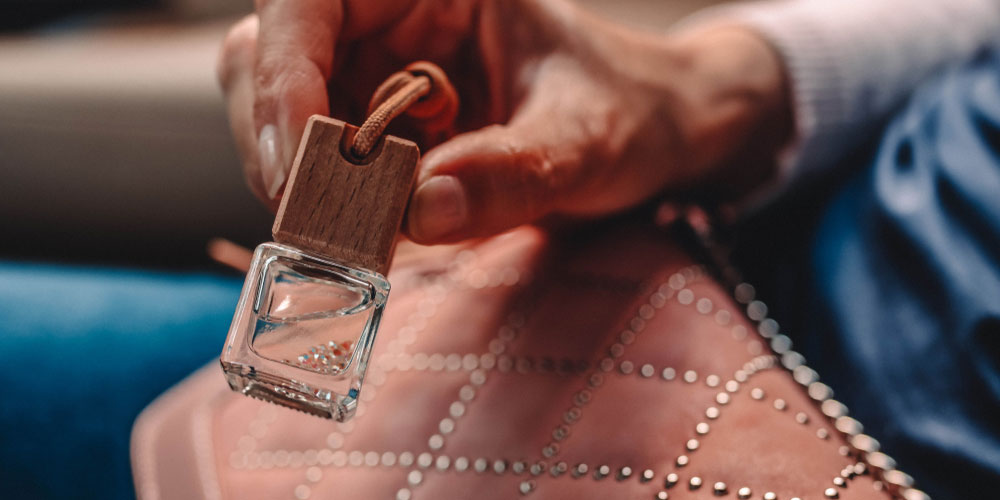 چرا پاک کردن عطر غلیظ اهمیت دارد؟