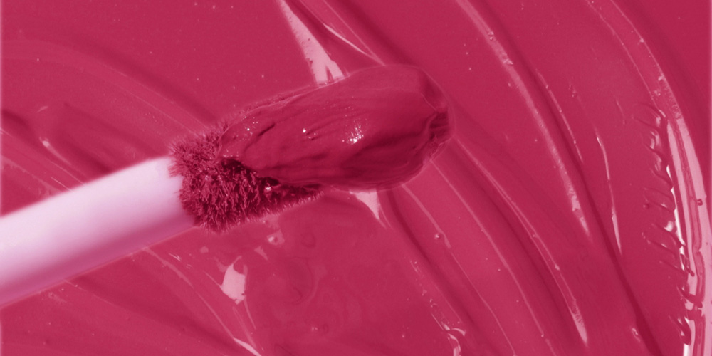 تفاوت عملکرد لیپ گلاس و رژ لب مایع و پوشش و بافت-1