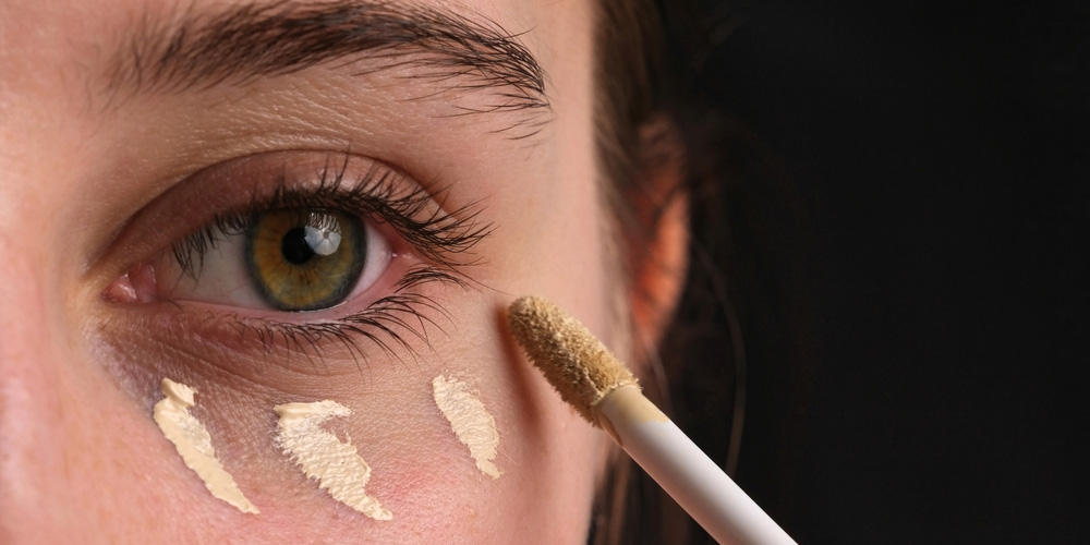 انتخاب بهترین کانسیلر برای تیرگی زیر چشم و لک‌های پوستی