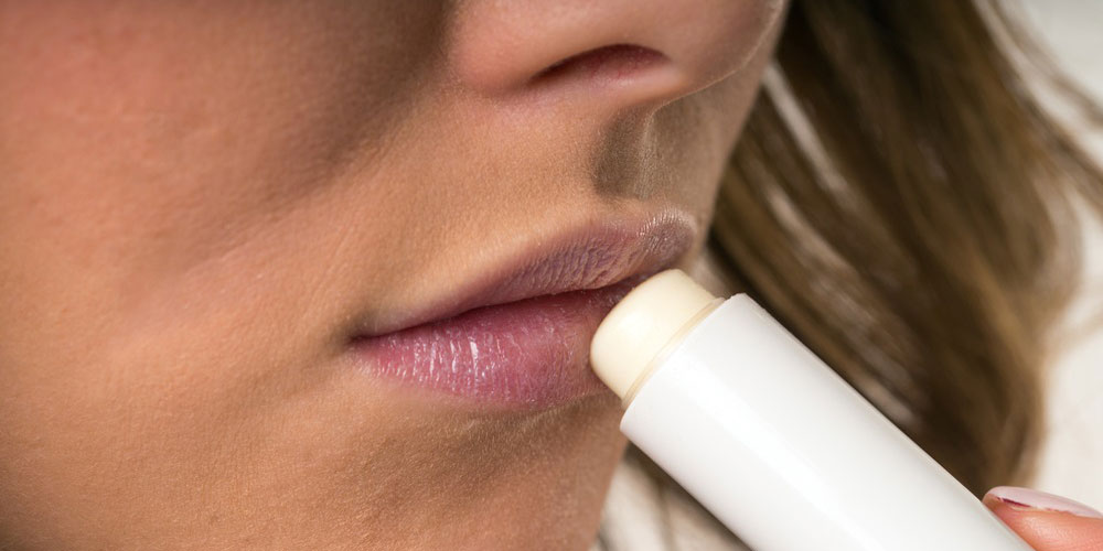 مراقبت‌کننده برای لب‌ها