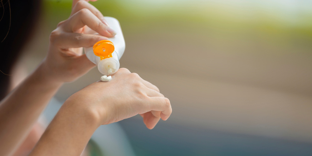 بهترین-کرم-ضد-آفتاب-و-آبرسان-ایرانی.