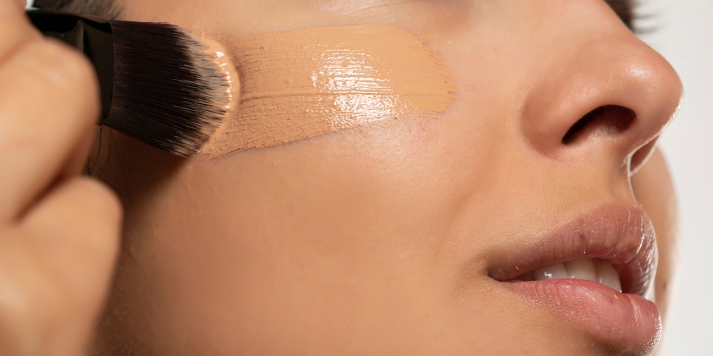 کرم پودر: پایه‌ای برای یکدستی و پوشانندگی