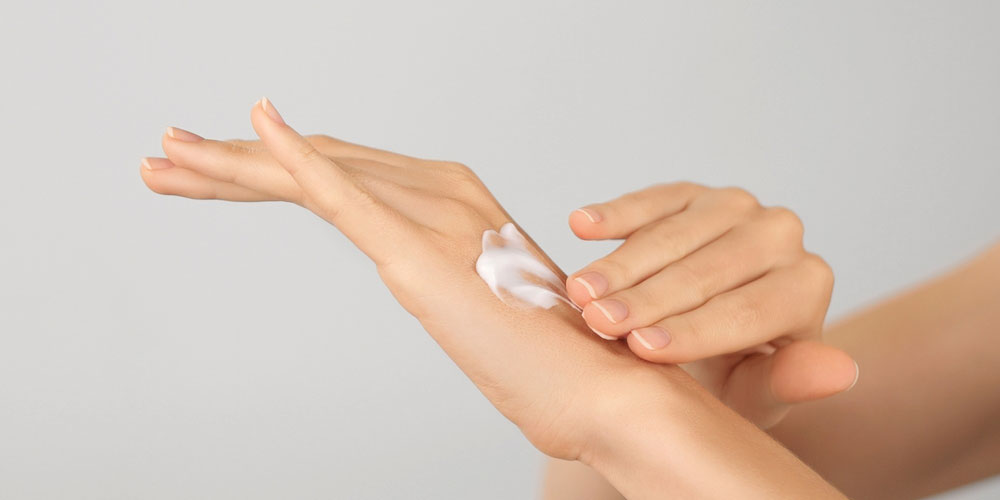 آیا وازلین می‌تواند جایگزین کرم مرطوب‌کننده باشد؟