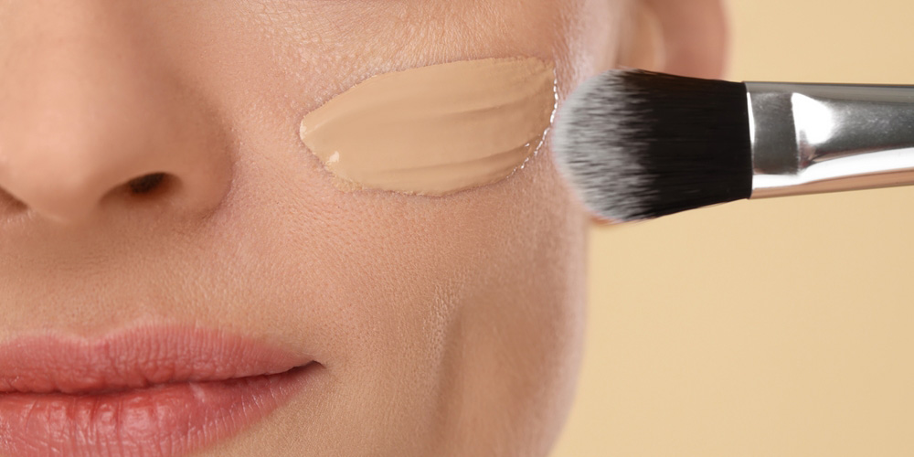 کرم پودر در مقابل کانتور: تفاوت‌های کلیدی در آرایش صورت