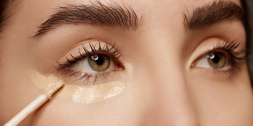 چگونه کانسیلر را تثبیت کنیم و ماندگاری آن را افزایش دهیم؟