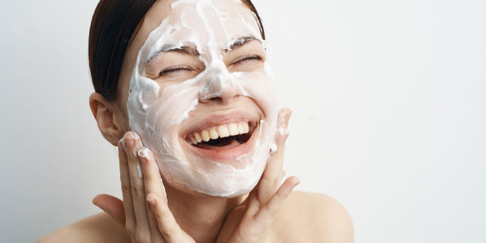 توجه به شستشوی صورت به طور صحیح از نظر کارشناسان