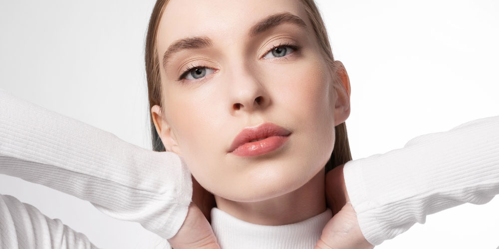 کرم پودر سرمی؛ جلوه طبیعی پوست در کنار میکاپ حرفه ای