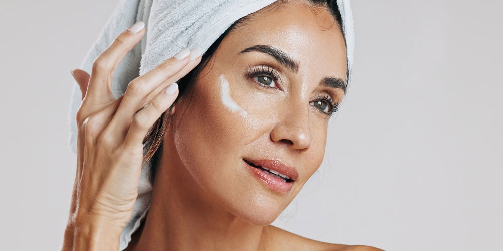چطور یک روتین مناسب برای کاهش خطوط ریز صورت انتخاب کنیم؟